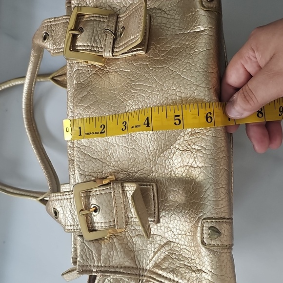 XOXO Metallic Gold Shoulder Bag - Picture 12 of 13